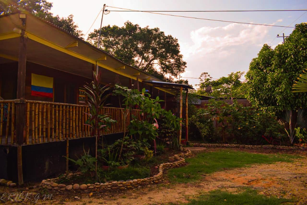 Hostal Cano Nevera La Macarena Extérieur photo
