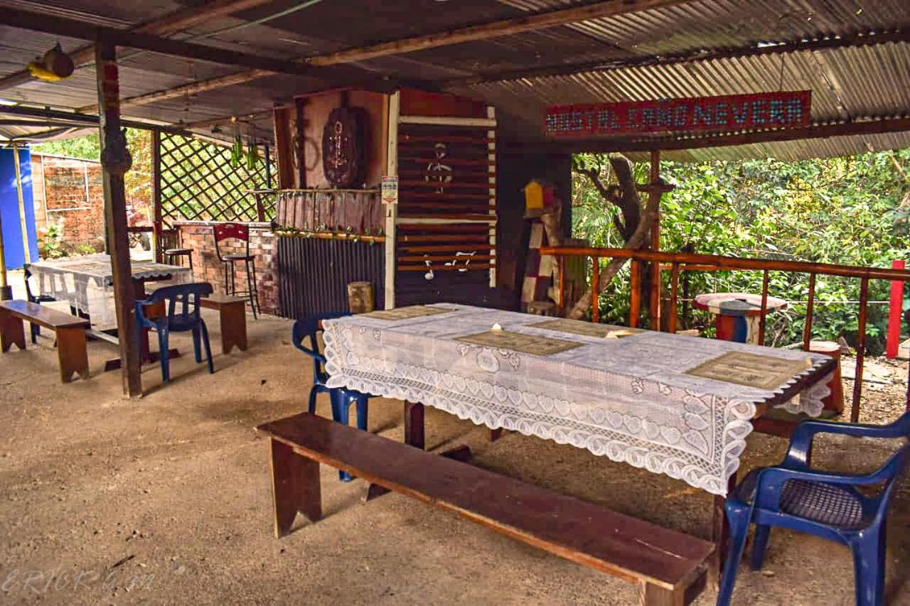 Hostal Cano Nevera La Macarena Extérieur photo