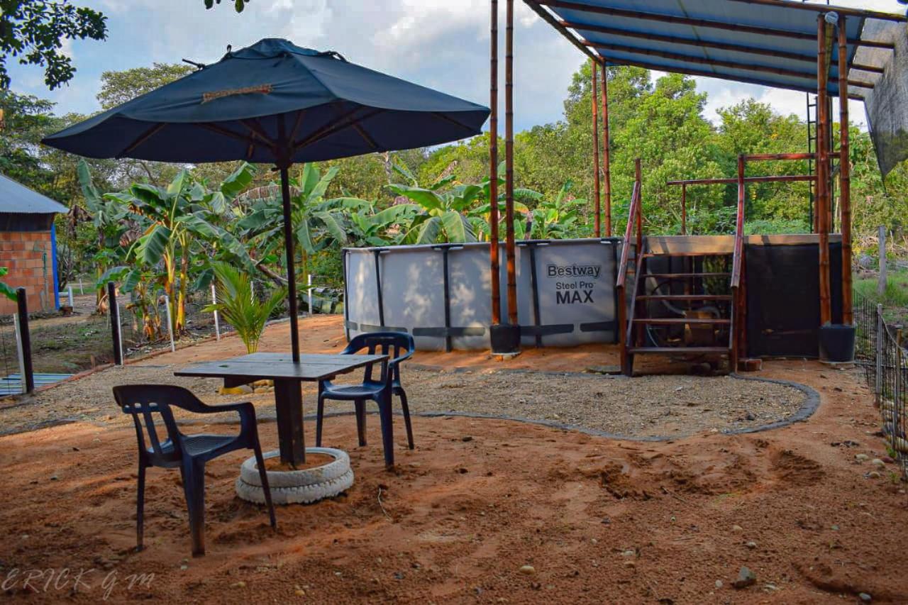 Hostal Cano Nevera La Macarena Extérieur photo