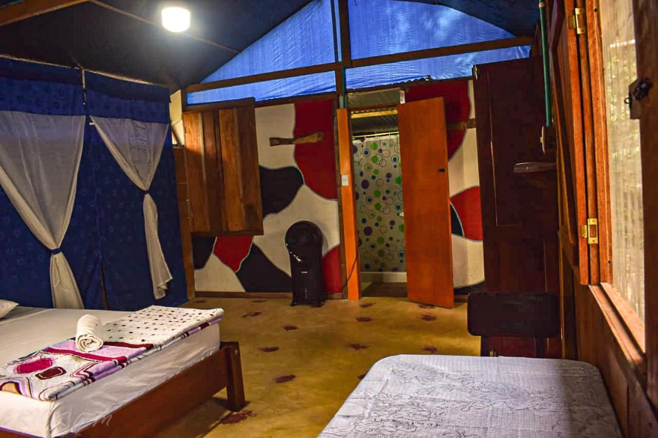 Hostal Cano Nevera La Macarena Extérieur photo